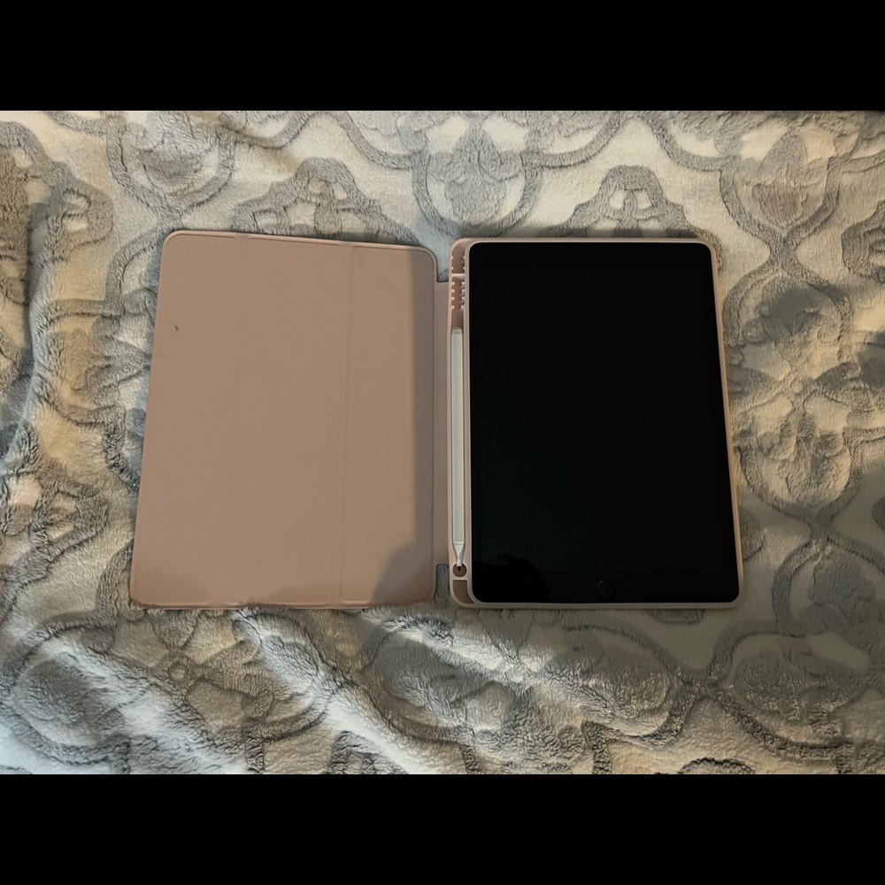 ipad with case and pencil